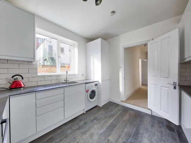 Apartment for rent in Earlsfield, Greater London