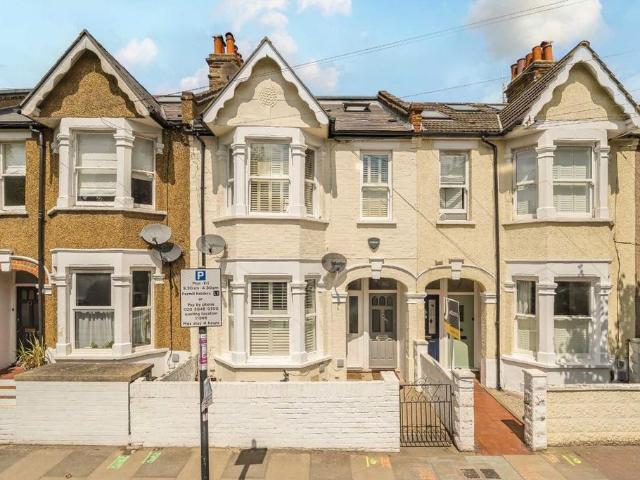 Apartment for rent in Earlsfield, Greater London