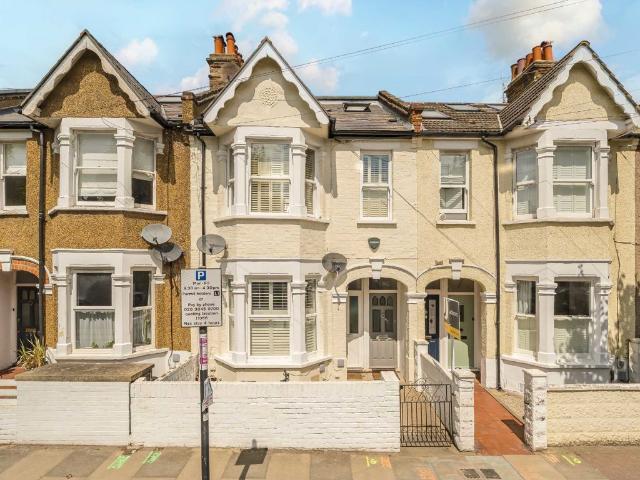 Apartment for rent in Earlsfield, Greater London