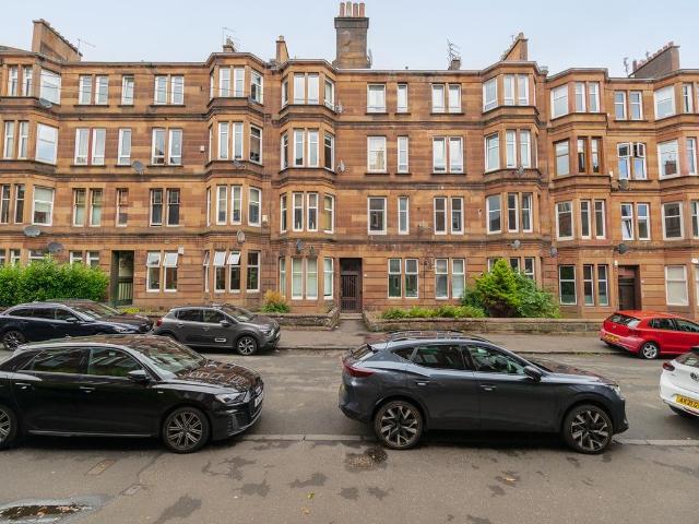 Apartment for rent in Shawmoss, Shawlands