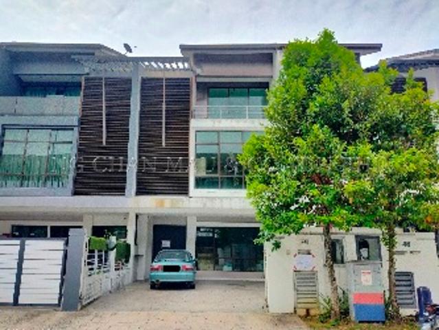 Terraced House for sale in Kuala Selangor, Selangor