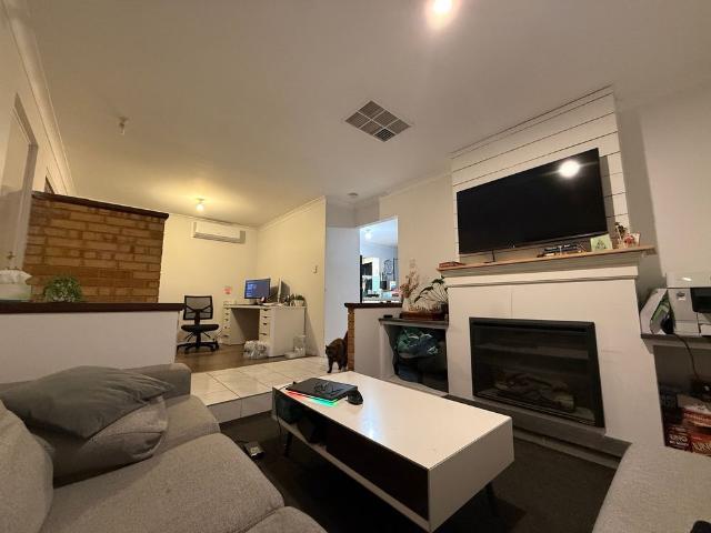 Room for rent in Stratton, Western Australia