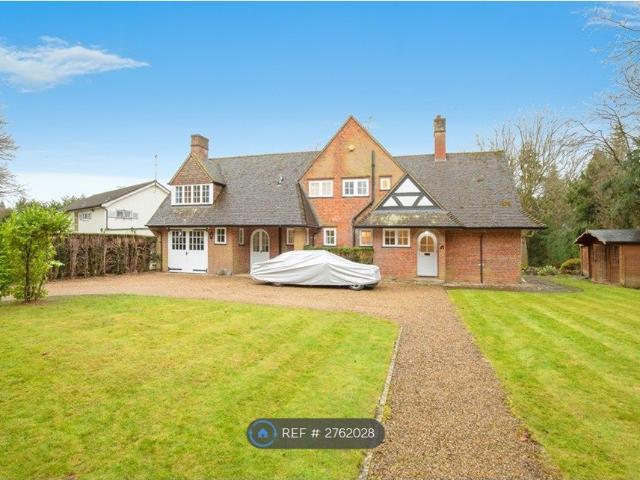 House for rent in Beaconsfield, Forty Green
