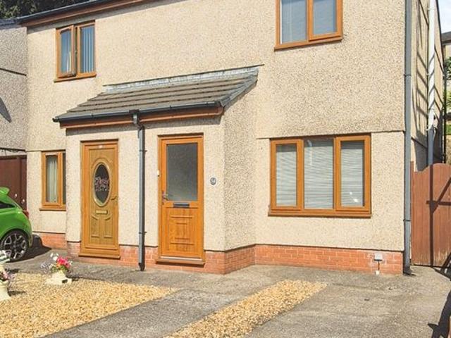 Apartment for rent in Dyffryn Clydach, Neath Abbey