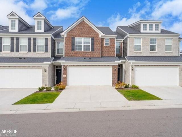 Condo for sale in Rochester Hills, Michigan
