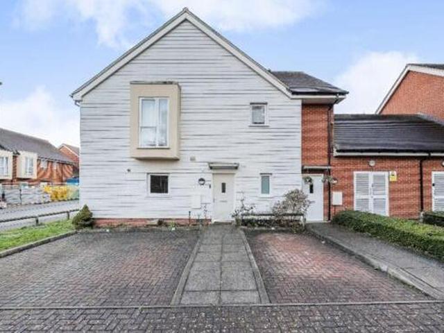 House for sale in Addlestone, Runnymede
