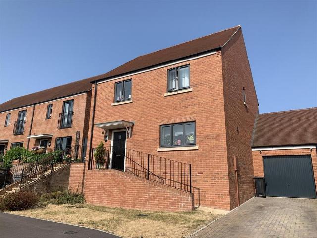 House for rent in Easterton