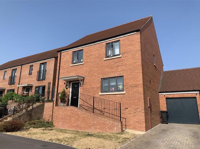 House for rent in Easterton