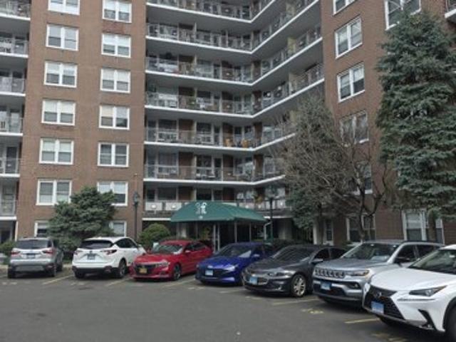 Condo for sale in Glenbrook, Stamford