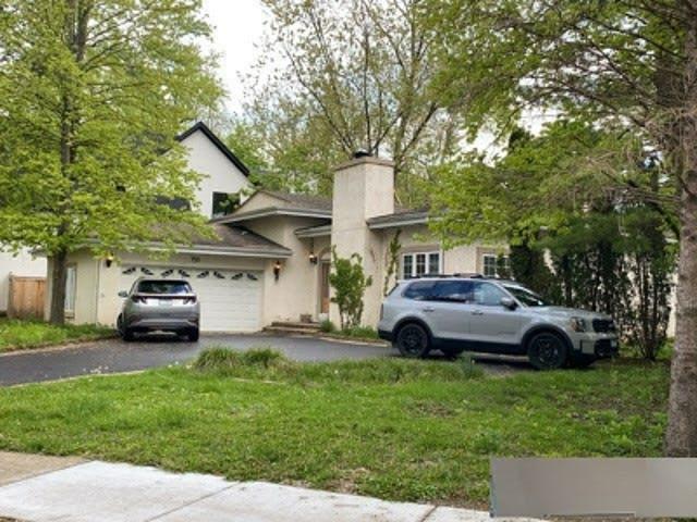 House for sale in Glencoe, Illinois