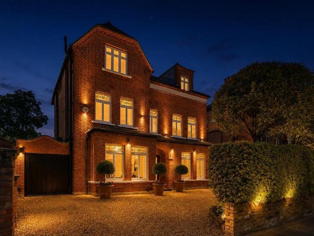 House for rent in London Borough of Richmond upon Thames, Greater London