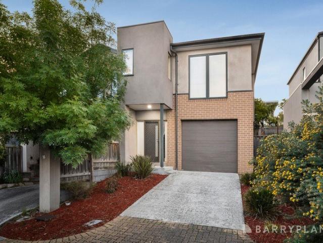 Townhouse for sale in Mooroolbark, Melbourne