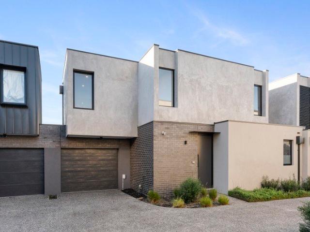 Townhouse for sale in Camerons Creek, Victoria