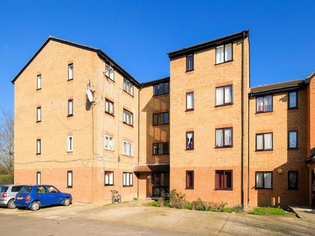 Apartment for rent in Edmonton, Greater London