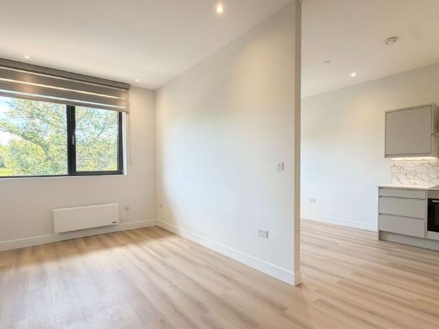 House for rent in Cowley, Greater London