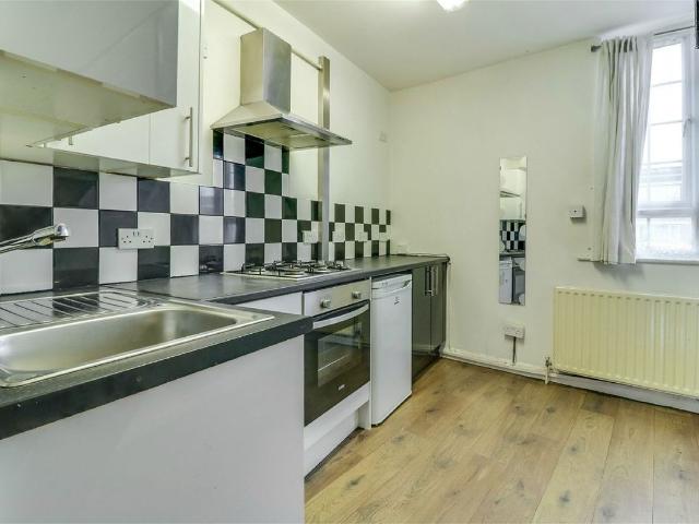 Apartment for rent in Kenton, Greater London