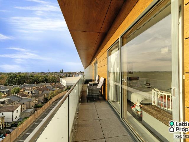 Apartment for rent in Manor Park, Greater London
