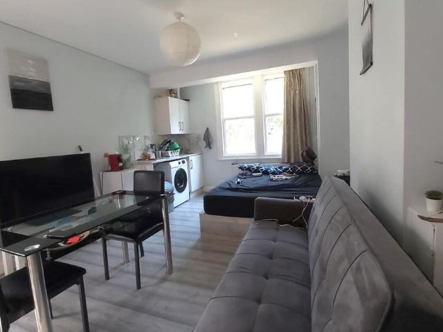 Studio for rent in Streatham, Greater London