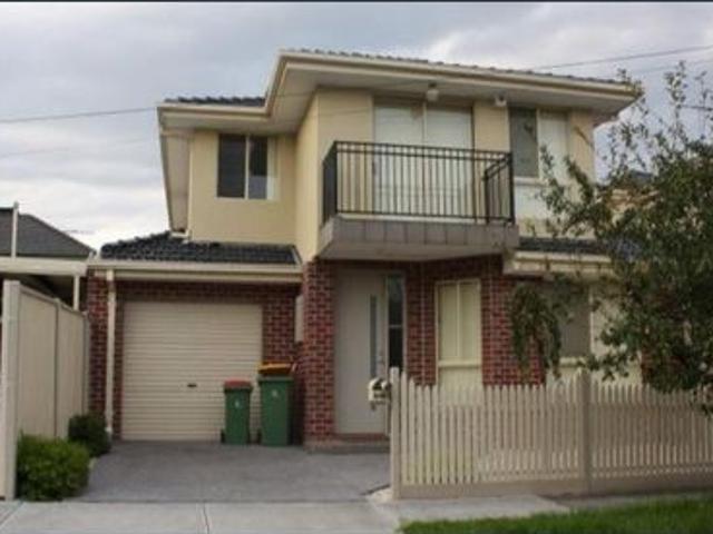 Townhouse for rent in Maidstone, Melbourne