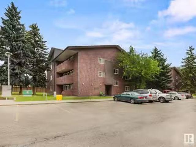 Condo for sale in Wedgewood, Alberta