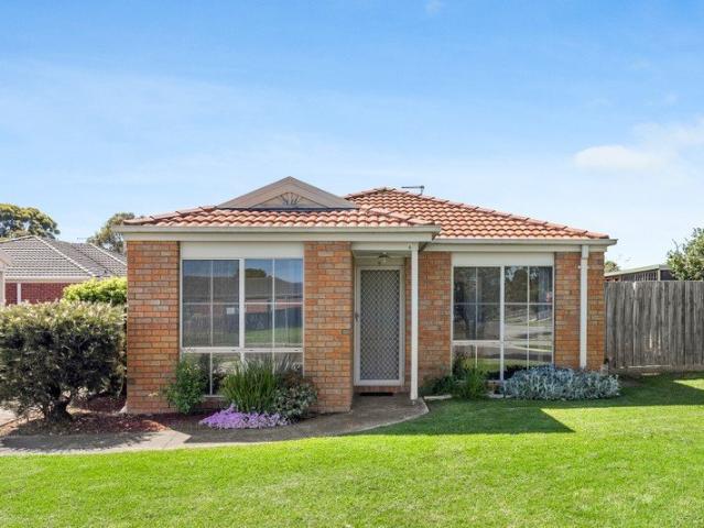 Apartment for sale in Cranbourne West, Melbourne