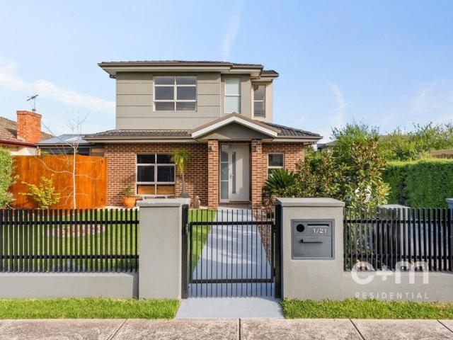 Townhouse for sale in Glenroy, Melbourne