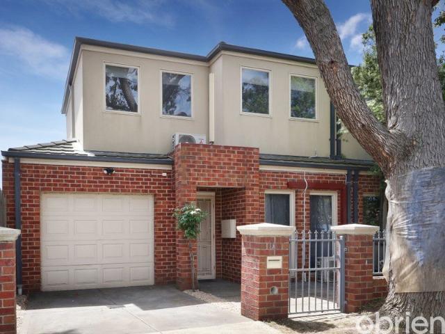 Townhouse for sale in Bentleigh, Melbourne