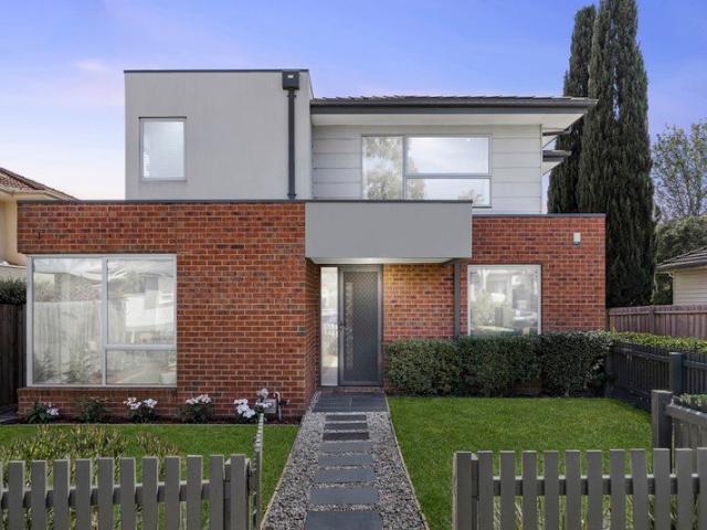 Townhouse for sale in Box Hill North, Melbourne