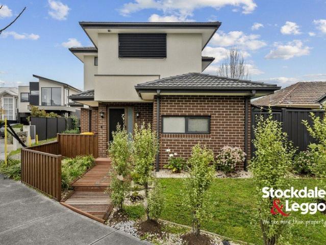 Townhouse for sale in Camerons Creek, Victoria