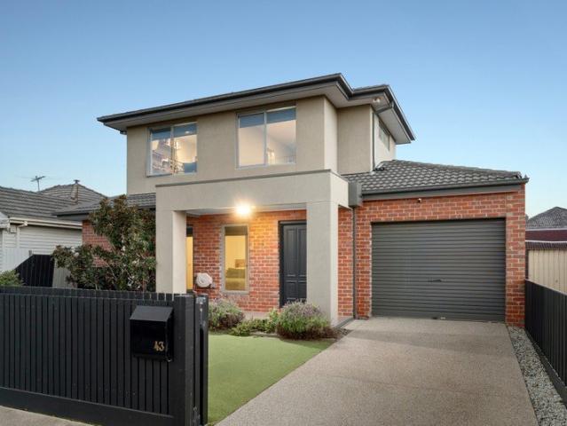 Townhouse for sale in Brooklyn, Melbourne