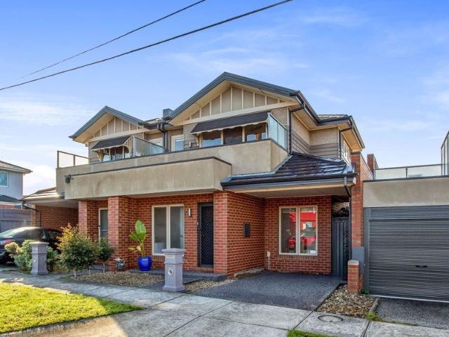 Townhouse for sale in Camerons Creek, Victoria
