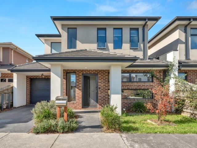 Townhouse for sale in Camerons Creek, Victoria