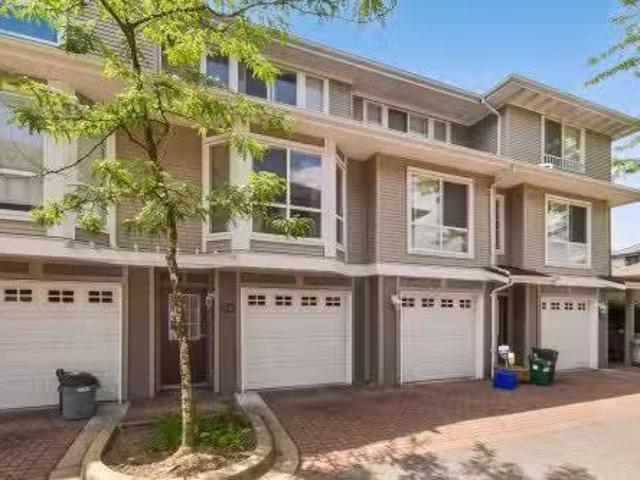 House for sale in Fleetwood, Surrey