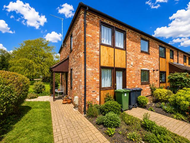 Apartment for rent in Strensham, Crookhill