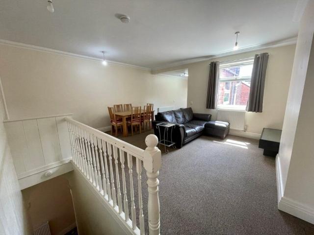 Apartment for rent in West End, Old Wharf