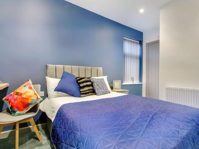 Room for rent in West End, Old Wharf