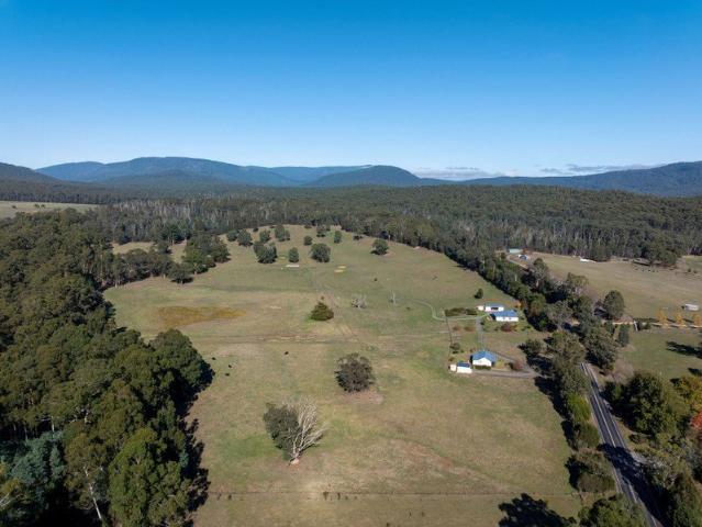 Cottage for sale in Narbethong, Victoria