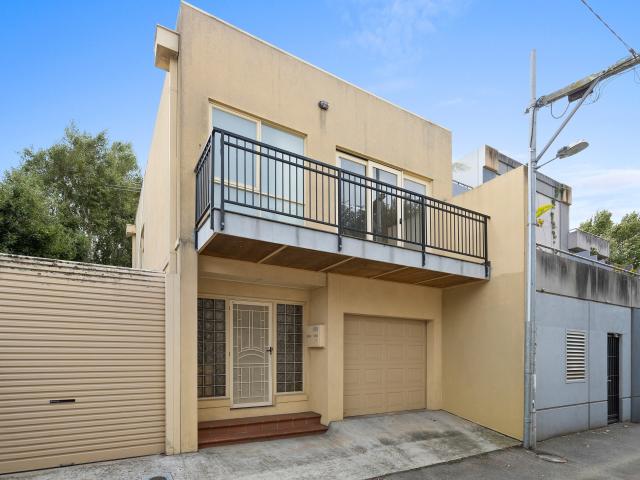 House for rent in Carlton North