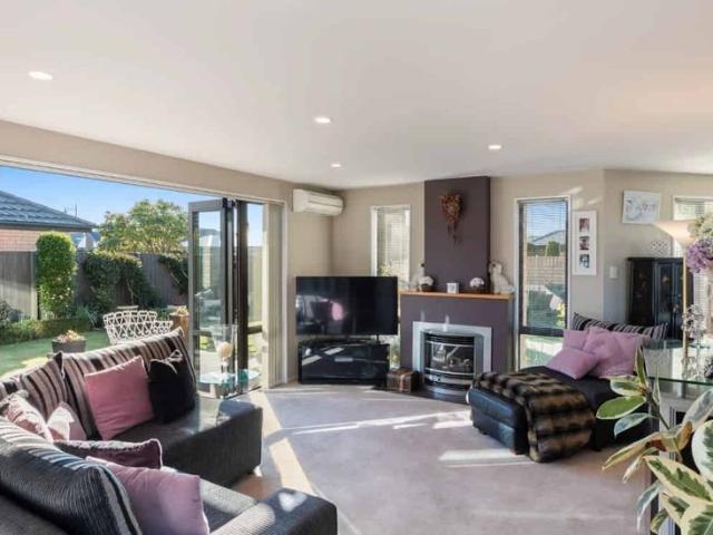 House for rent in Chaslands, Canterbury