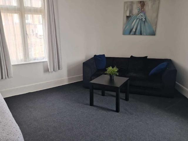 Room for rent in Willenhall, West Midlands