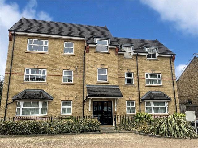 Apartment for rent in Row Town, Surrey