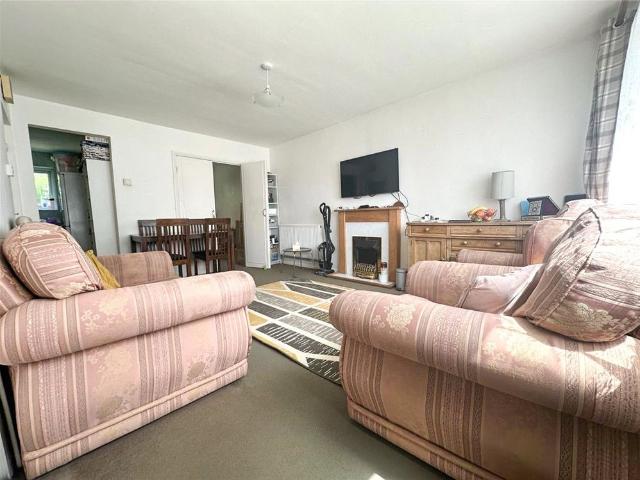 House for rent in Row Town, Surrey