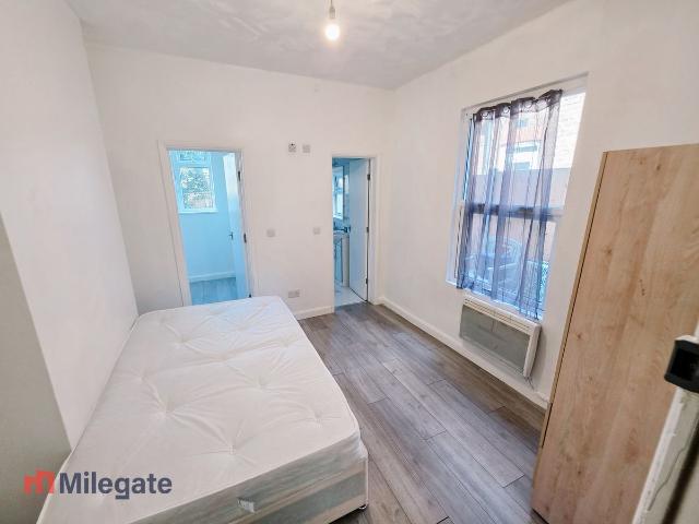 Studio for rent in Alton Barnes, Essex