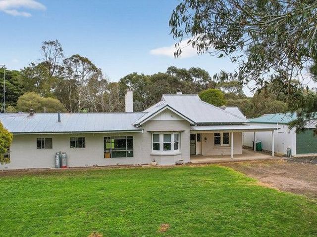 Cottage for sale in Wootong Vale, Victoria