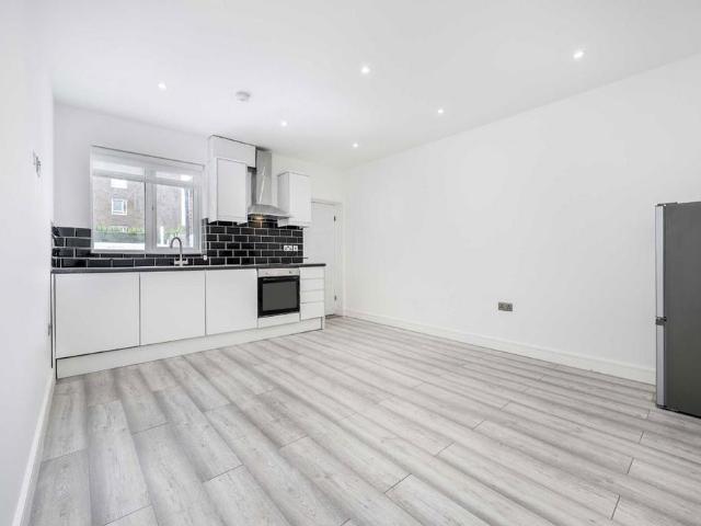 Apartment for rent in Stroud Green, Greater London