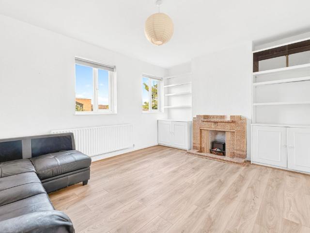 Apartment for rent in Stroud Green, Greater London