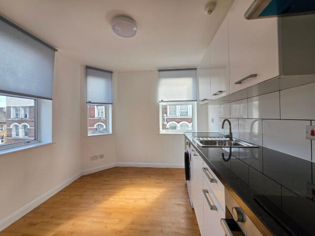 Studio for rent in Stroud Green, Greater London