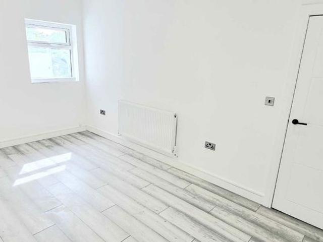 Apartment for rent in Stroud Green, Greater London