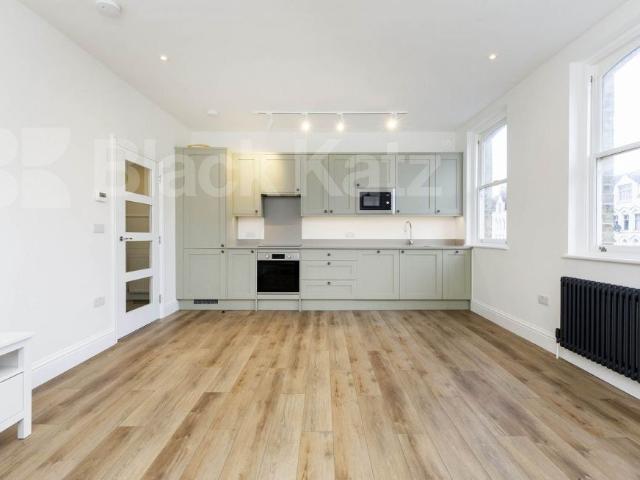 Apartment for rent in Stroud Green, Greater London