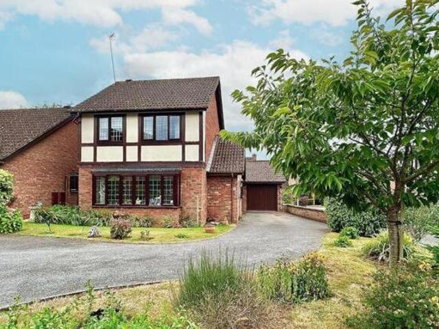 House for sale in Northampton, Northamptonshire